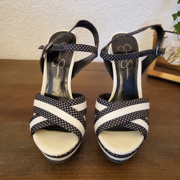 Heels - Picture 2 of 3